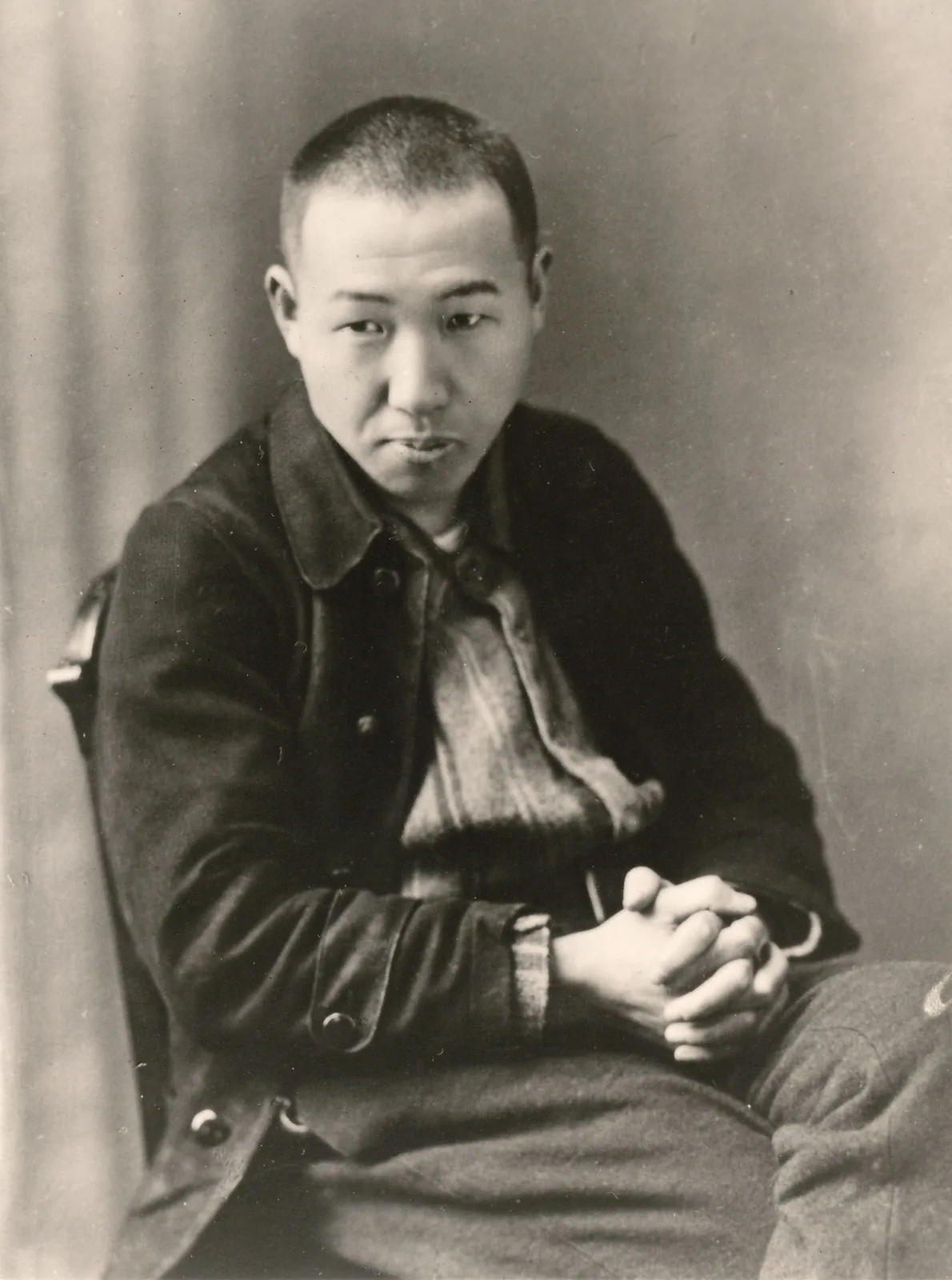 宮沢賢治の人物画像